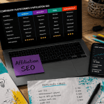 Affiliation SEO sur bureau moderne avec laptop et graphiques